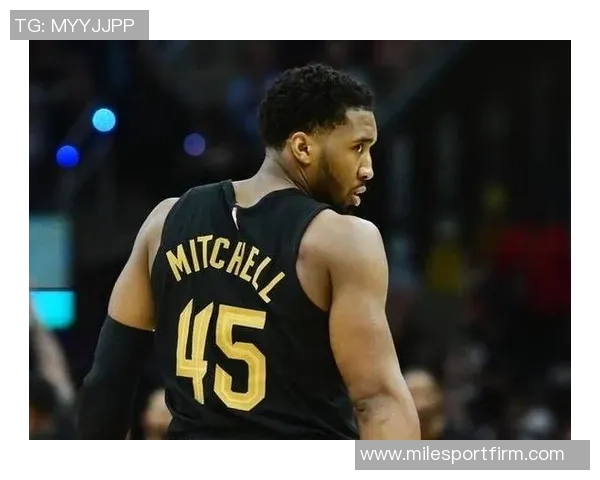 莫布里表现出色却难救主15投8中斩获21分11篮板5助攻三分球精准罚球失准