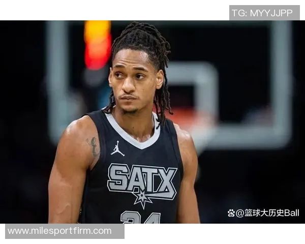 瓦塞尔表现出色8投4中贡献10分3篮板4助攻正负值高达25全场最佳